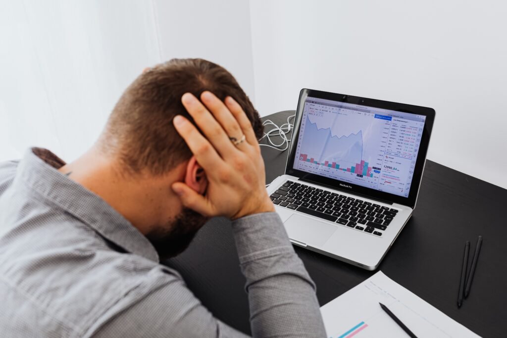 Photo by Karolina Grabowska: https://www.pexels.com/photo/man-with-laptop-on-desk-terrified-by-stock-market-chart-5717791/